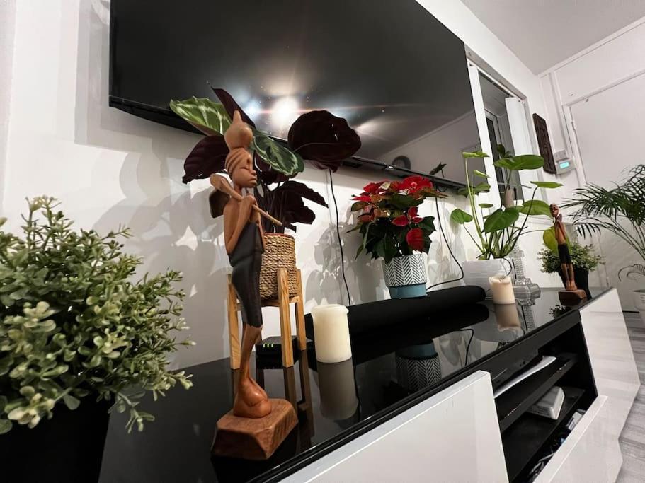 Appartement 1-bed Flat With Fast Wi-fi In Prime Location 15mins From Londres